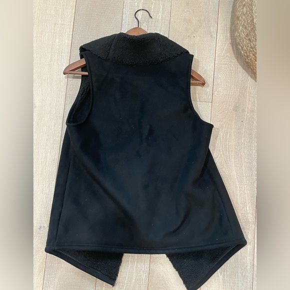 Lauren Ralph Lauren Black Faux Shearling Vest (S/P) - Picture 5 of 13